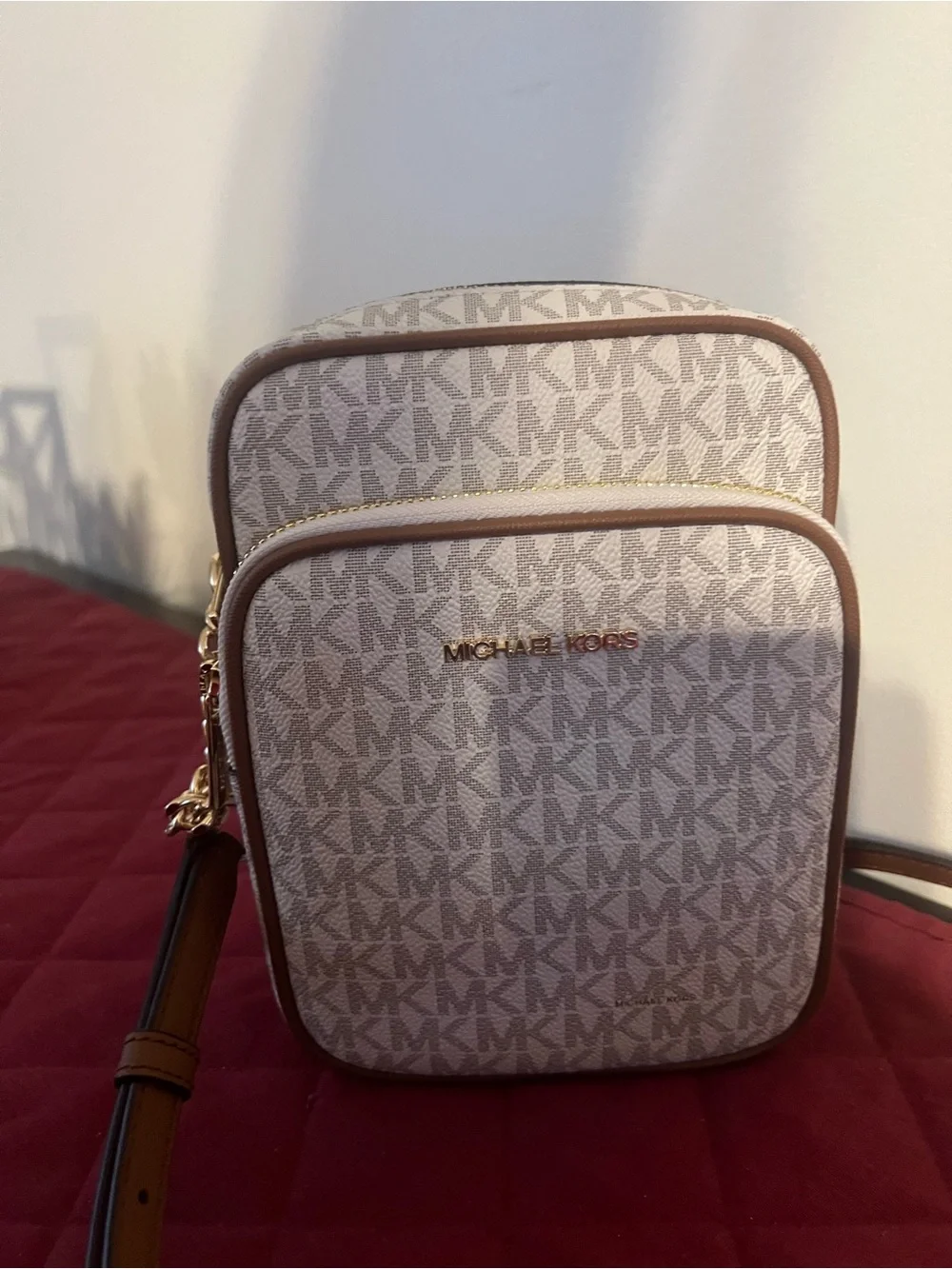 Michael Kors compact michael
